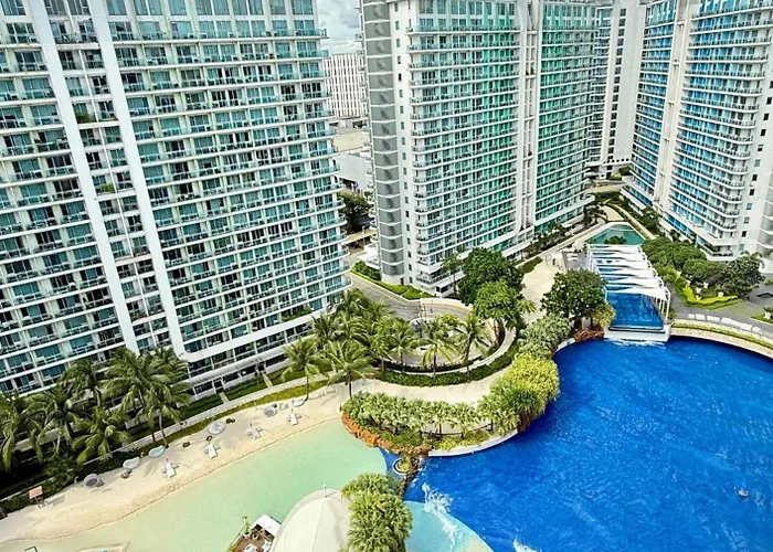 Bed & Breakfast Azure Urban Residences By